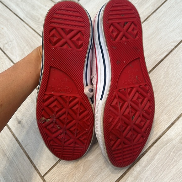 Women’s size 8 leather converse - Picture 3 of 4